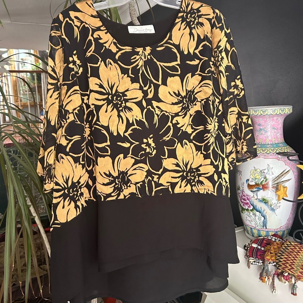 Elegant Black and Gold Floral Women's Blouse XL Hi Low - Picture 9 of 16